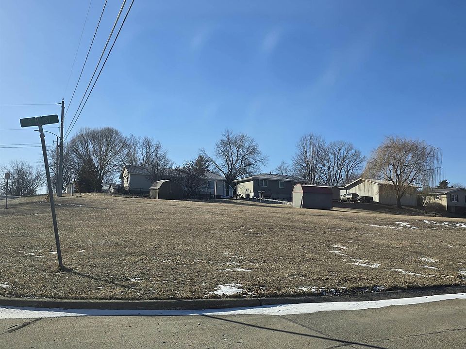 1st image of 1402 7th Ave W