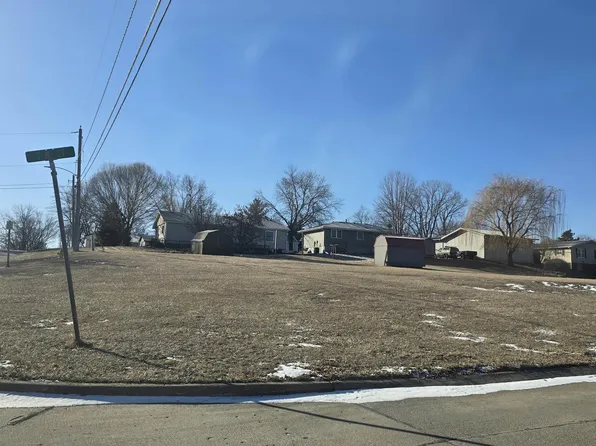 1402 7th Ave W, Oskaloosa, IA 52577