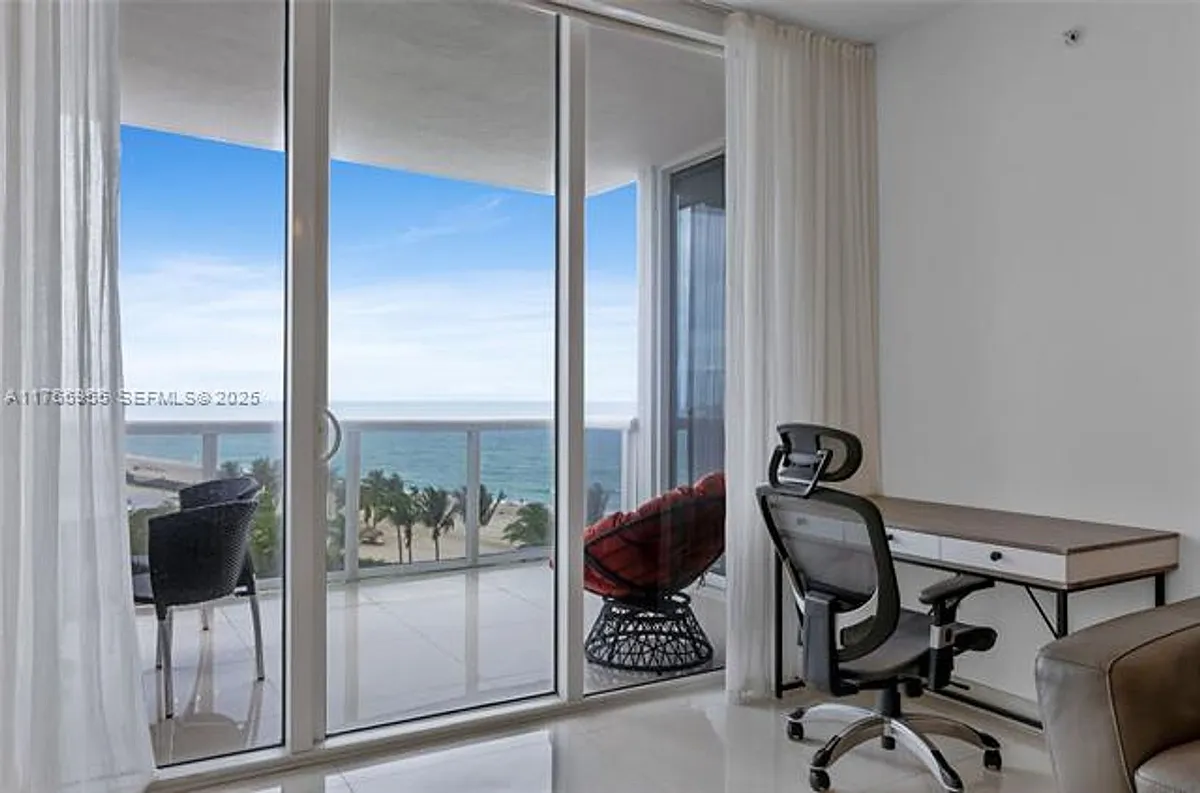 Building Photo - 18201 Collins Ave #902
