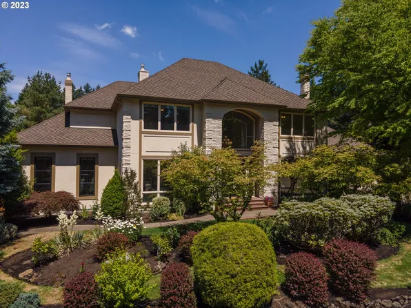11521 NW Blackhawk Dr, Portland, OR 97229