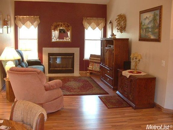 5th image of 989 Duncan Cir