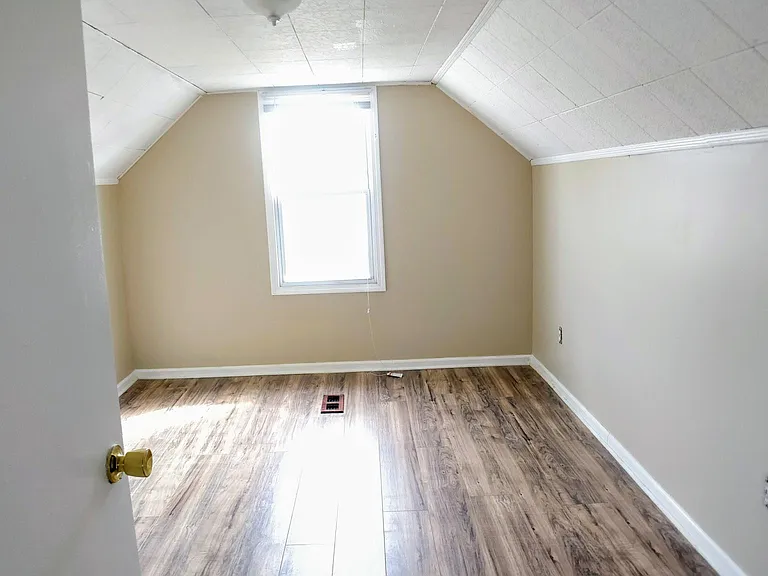 13164 Sherman Ave — Photo 12