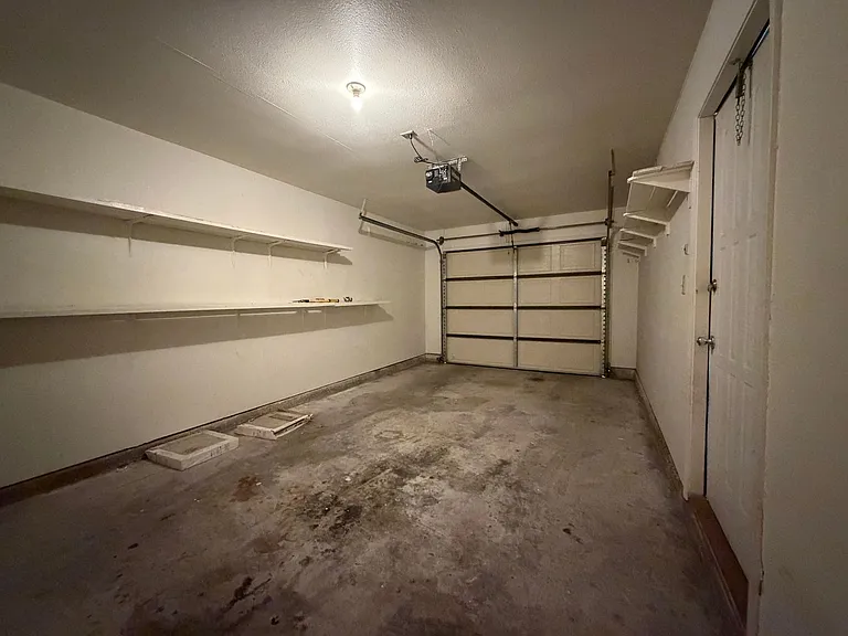 1014 Plaza Del Sol — Photo 12