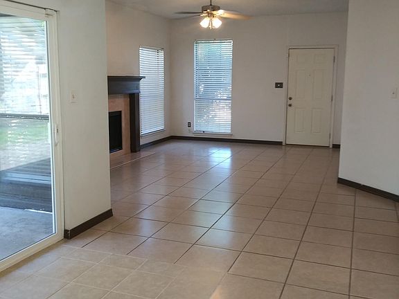 4th image of 3526 Hudson Dr