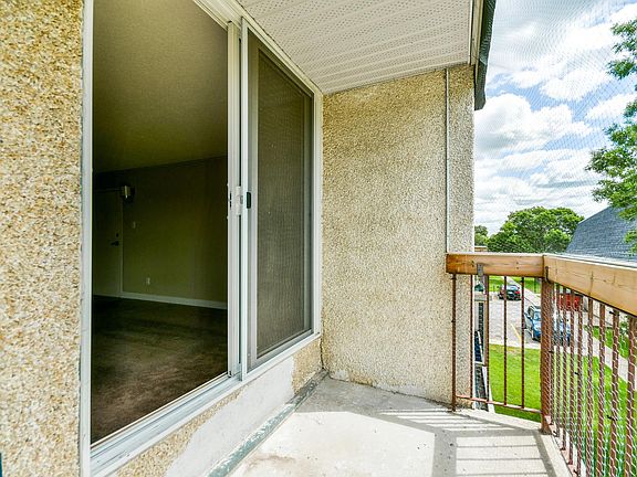 2nd image of 41 Munroe Pl #22