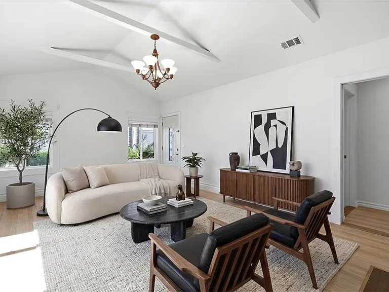 1108 Palm Ln — Photo 14