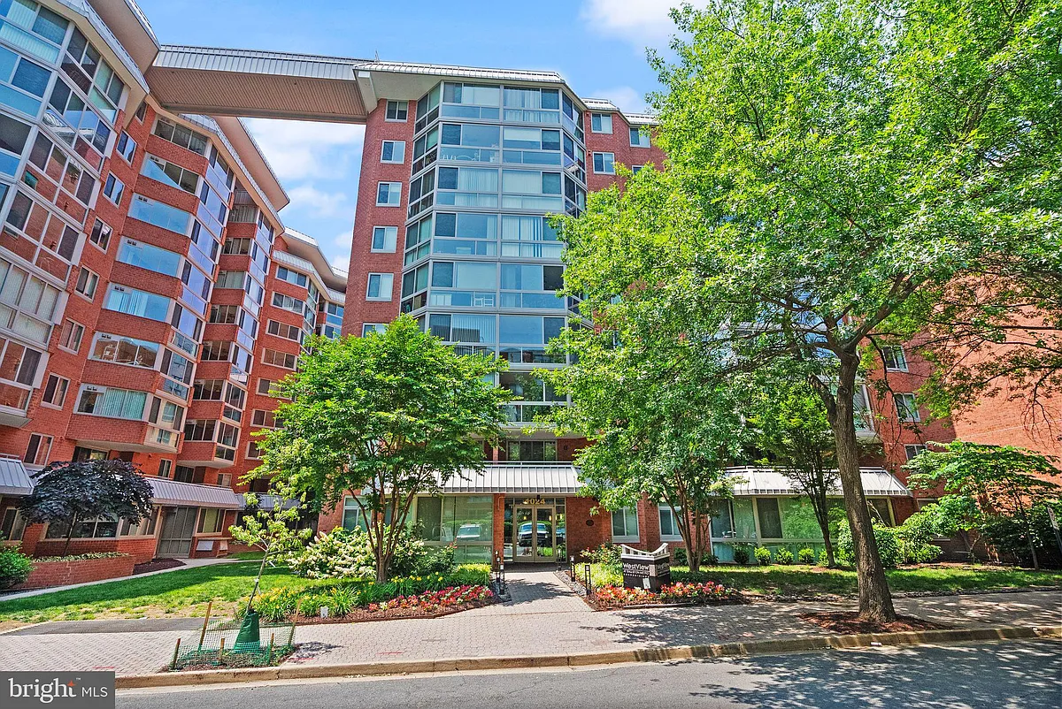 Building Photo - 1024 N Utah St #424