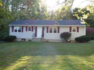 3 Clover Hill Dr, Chelmsford, MA 01824
