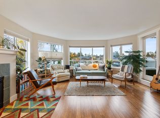 1707 Charles St #317, Vancouver, BC V5L 2T6