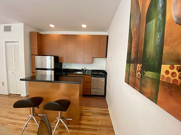 5th image of 1521 Lenox Ave APT 106