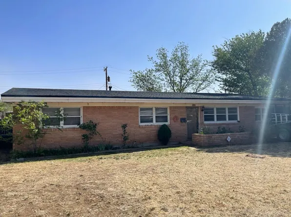 710 E Yucca Ln, Brownfield, TX 79316