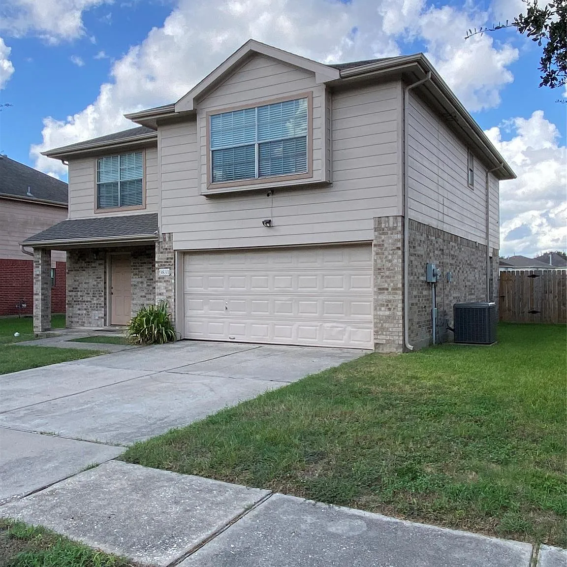 4 bed, 2.5 bath, 2080 sqft, $1,800 — Photo 1