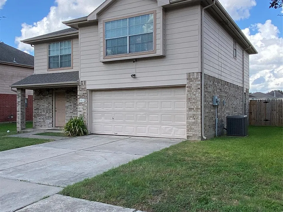 9831 Golden Prairie Ln