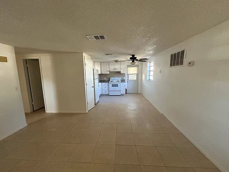 10415 Alma St #B — Photo 7