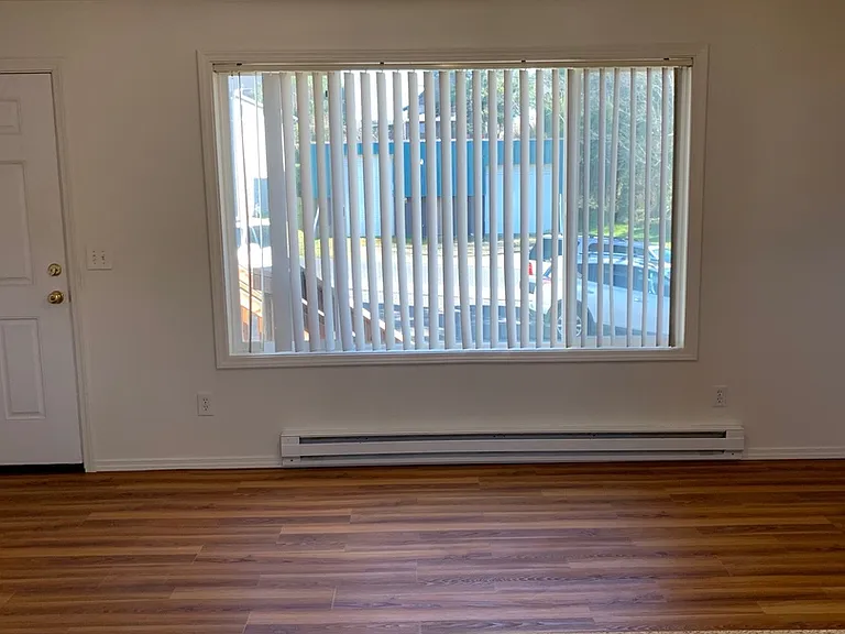 322 SW 10th St — Photo 16