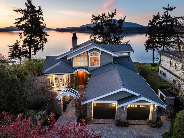 9752 Glynnwood Park Rd, North Saanich, BC V8L 5H4