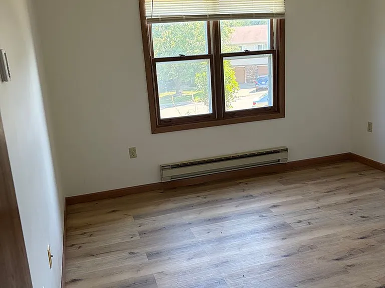 220 N Brookwood Dr — Photo 3