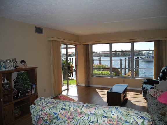 Living area with access to Lanai and Docks