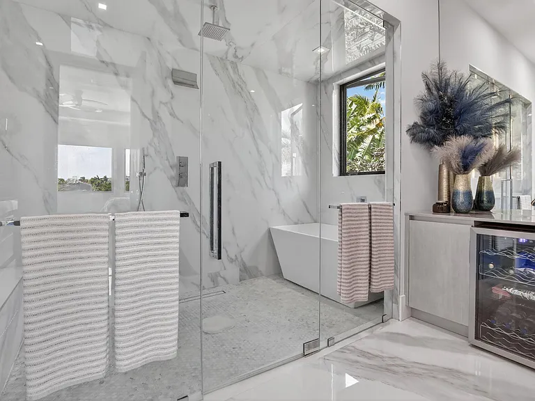 334 Isle Of Capri Dr — Photo 65