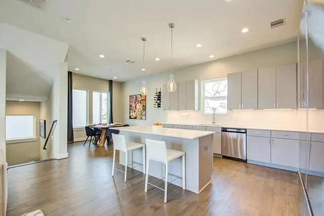 8411 Hempstead Rd #G — Photo 20