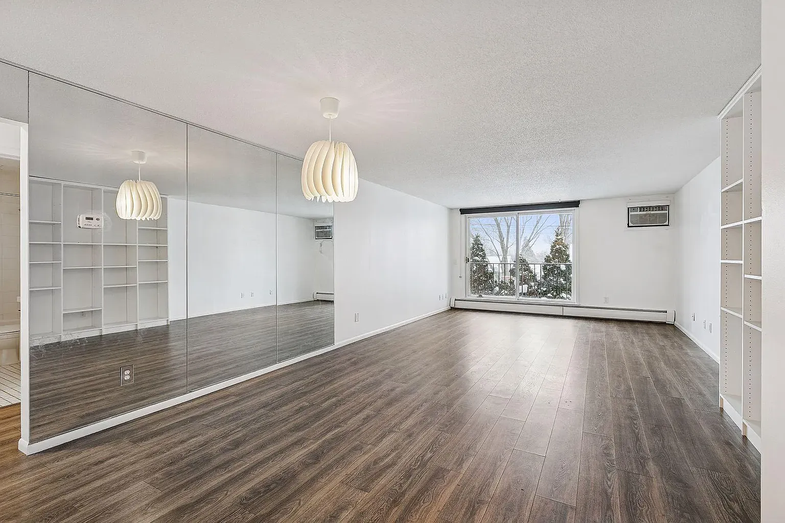 2 Bedroom Condo / Townhouse — Photo 1