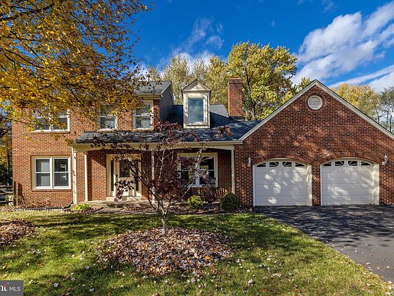 2nd image of 21757 Rolling Woods Pl