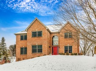 7013 Oak Park Dr, Gibsonia, PA 15044