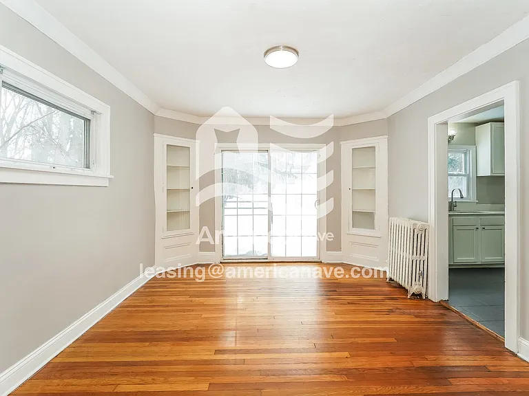 706052_005_dining_room_5.jpg