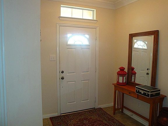 Entry with extended tile