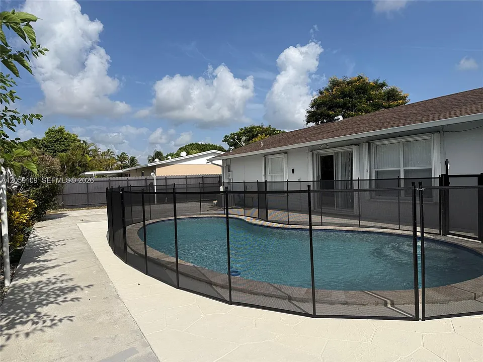 SW 79th St