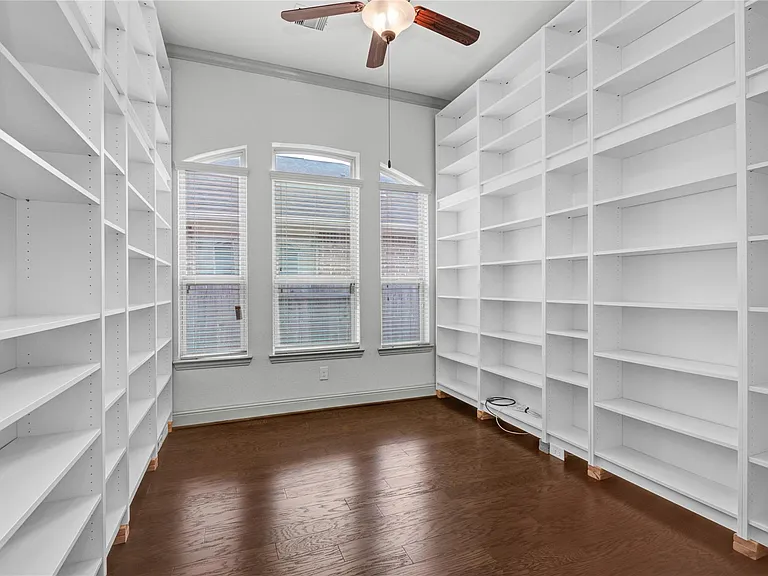 1644 Longwood Glen Ln — Photo 17
