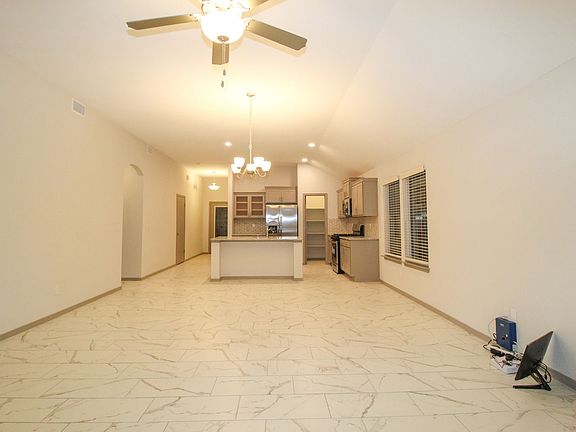 4th image of 13709 Lago Vista Ave