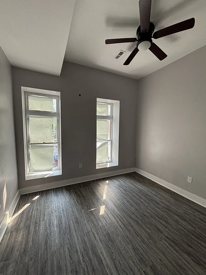2 bed, 1.0 bath, $1,350 — Photo 2