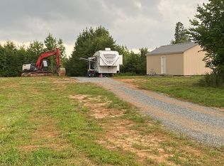 2077 Coles Ferry Rd, Nathalie, VA 24577