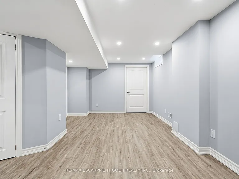 100 Springstead Ave — Photo 34
