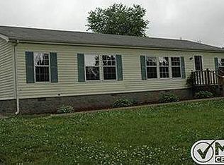 393 Loggins Rd, Burns, TN 37029