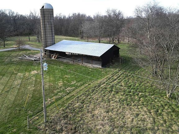 4th image of 2539 County Road 1475 E