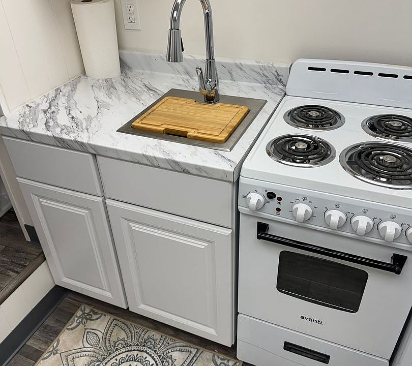 1st image of 7 Marietta Ave #8