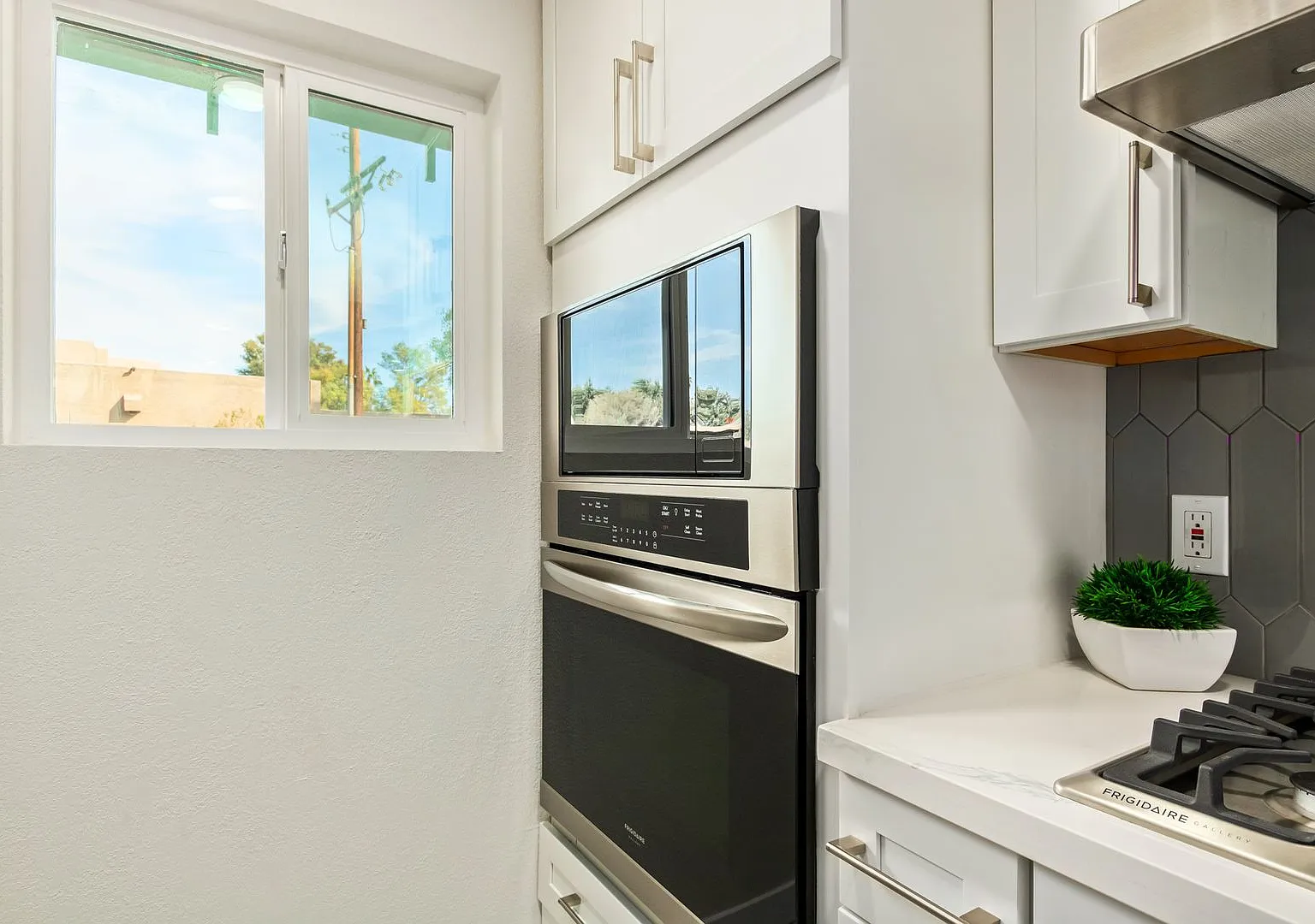 Luxury Condo | Coming soon | 1bed/1bath Scottsdale | First month FREE — Photo 4