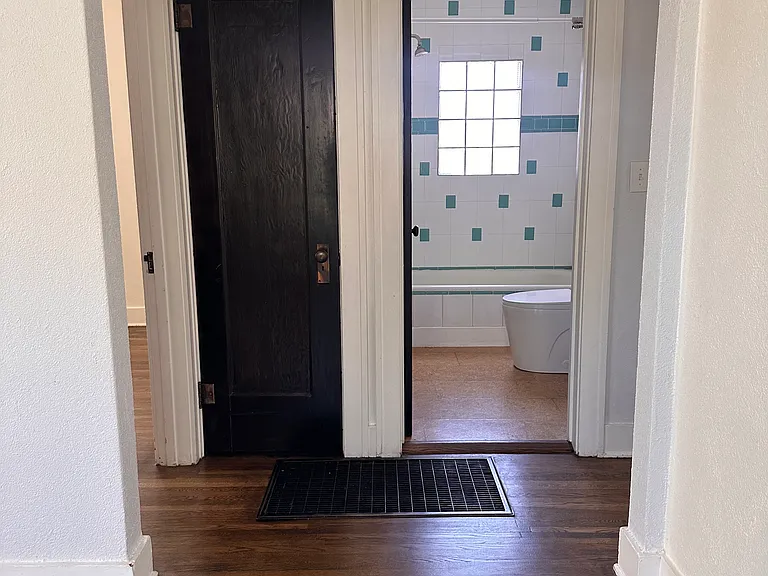 229 E Coronado Rd — Photo 16