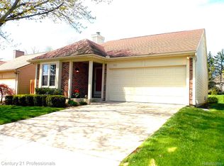 1580 Colony Dr, Rochester Hills, MI 48307