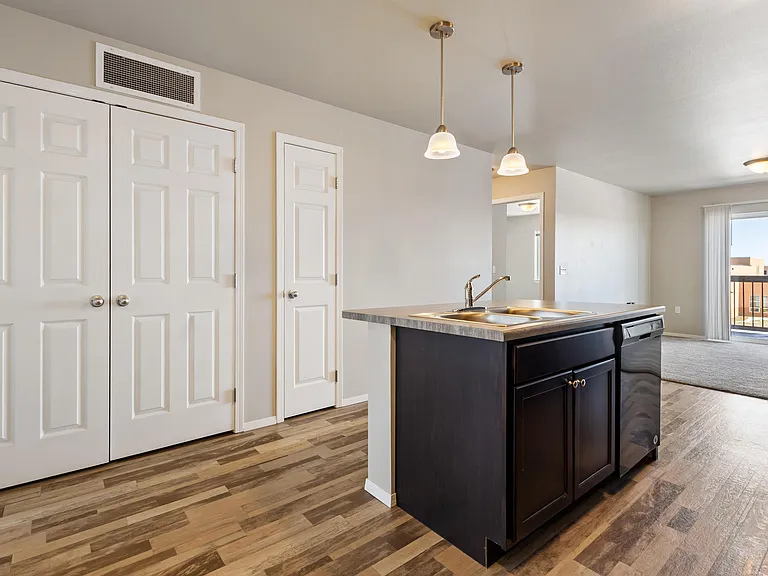 Sawyer Pointe — Photo 52