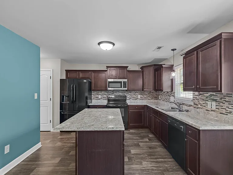 719 Addor Dr — Photo 14