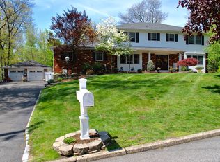 3 Cheyenne Dr, Montville, NJ 07045