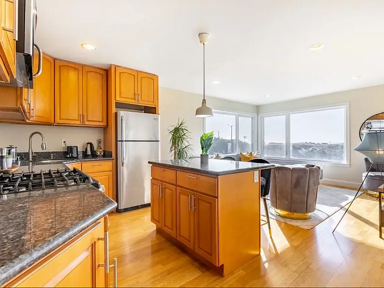2690 Great Hwy #206 — Photo 5