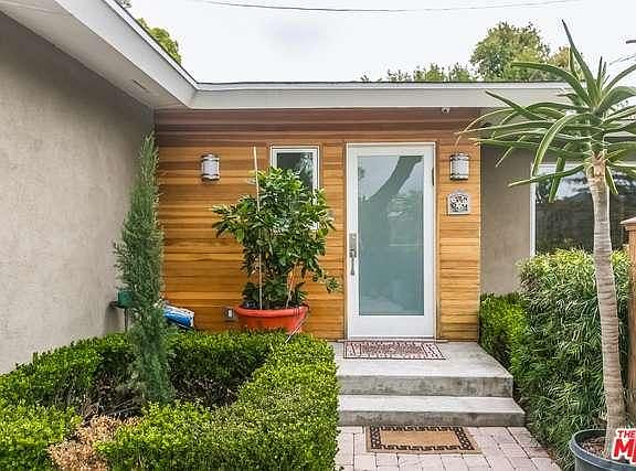 4th image of 3486 Berry Dr