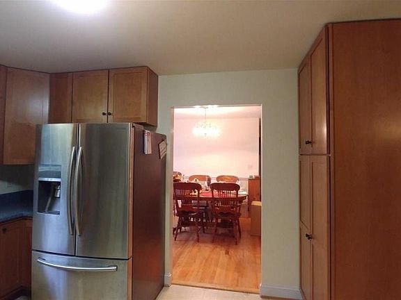 5th image of 204 Sterling Lamm Dr