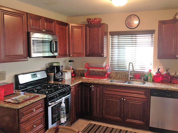 2nd image of 5034 Reynolds St