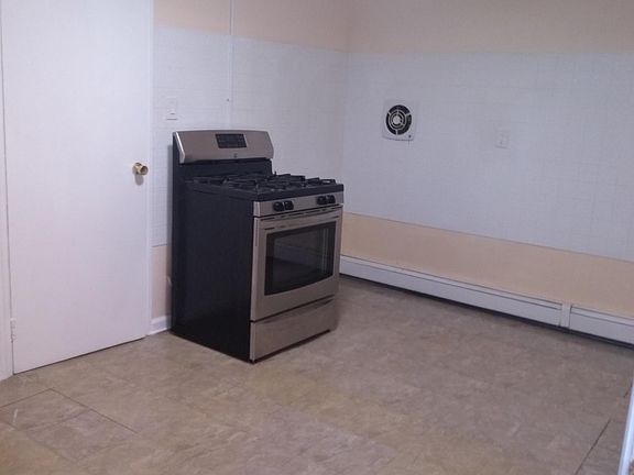 3rd image of 23 Whittlesey Ave APT 3
