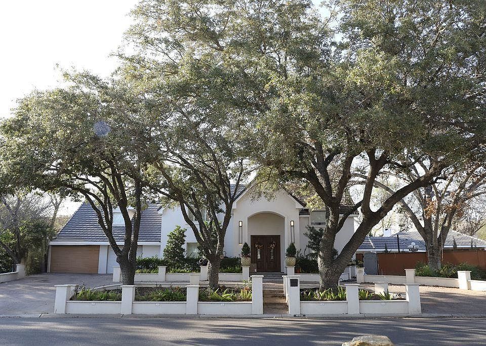 1st image of 502 Surrey Rd